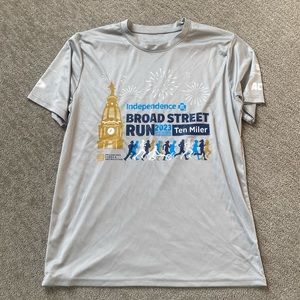 Men’s Large 2023 IBX Broad Street Run Shirt